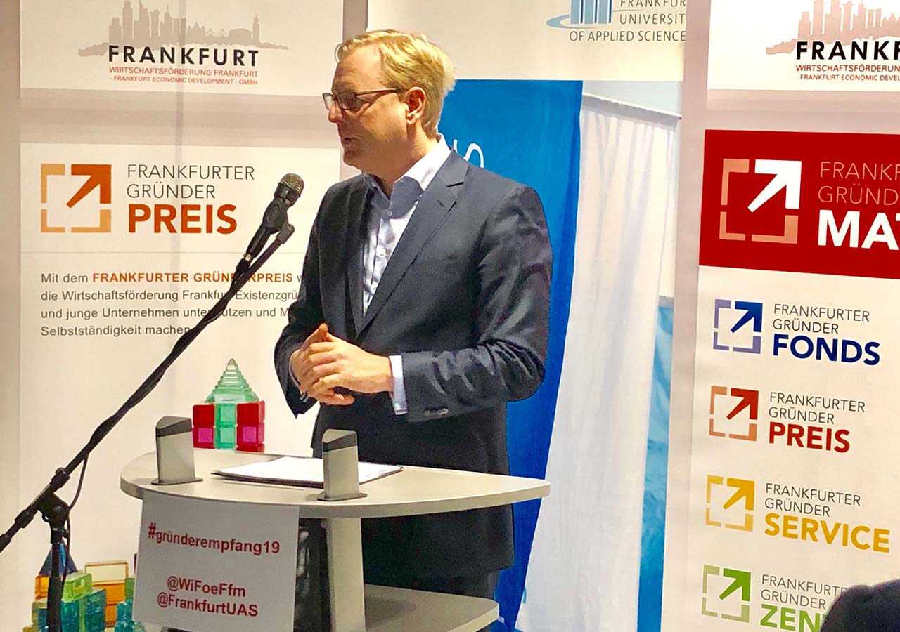 Jahrespraktikum Wirtschaft Und Verwaltung Frankfurt Am Main 2019 www.frankfurt-university.de
