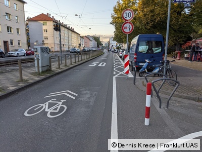 Radverkehrspiktogramme in der Schlossstraße