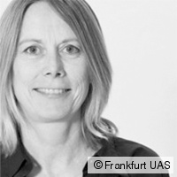 Schwarzweißfoto von Prof. Lüling
