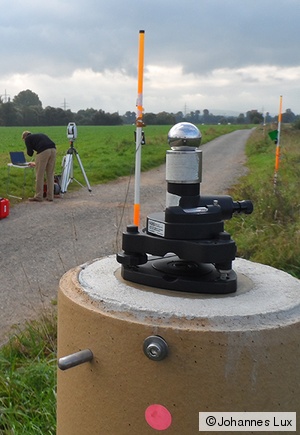 Reference Distance Measurement with the Laser Tracker AT401 on a Calibration Baseline Reference Distance Measurement with the Laser Tracker AT401 on a Calibration Baseline