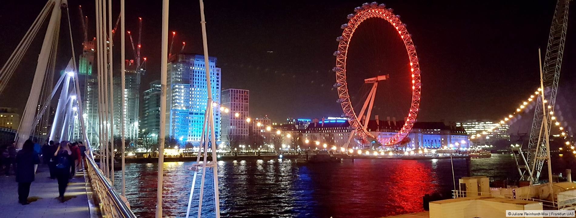 Blick auf das London Eye bei Nacht