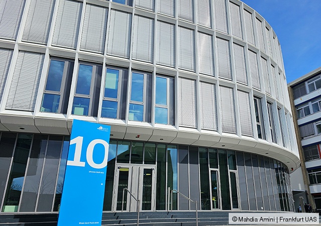 Gebäude 10