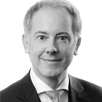 Schwarzweißfoto von Prof. Dr. Pützenbacher